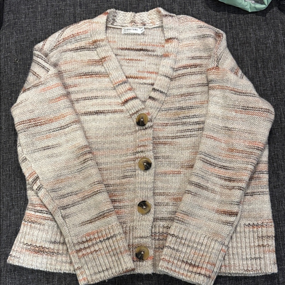 Reitmans Cream and Tan Marled V-Neck Button Cardigan